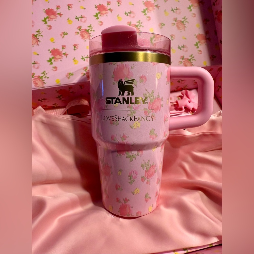 Stanley Pink Floral Love Shack Fancy Ibiza 20 oz
NIB